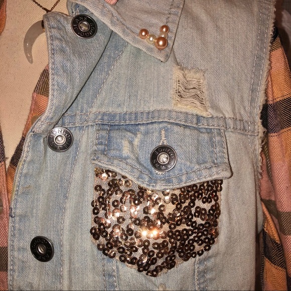 Upcycled Rose Gold Lace Light Denim Vest - Picture 5 of 14